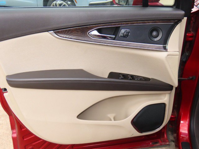 Used 2016 Lincoln MKX Reserve w/ Technology Package image 23