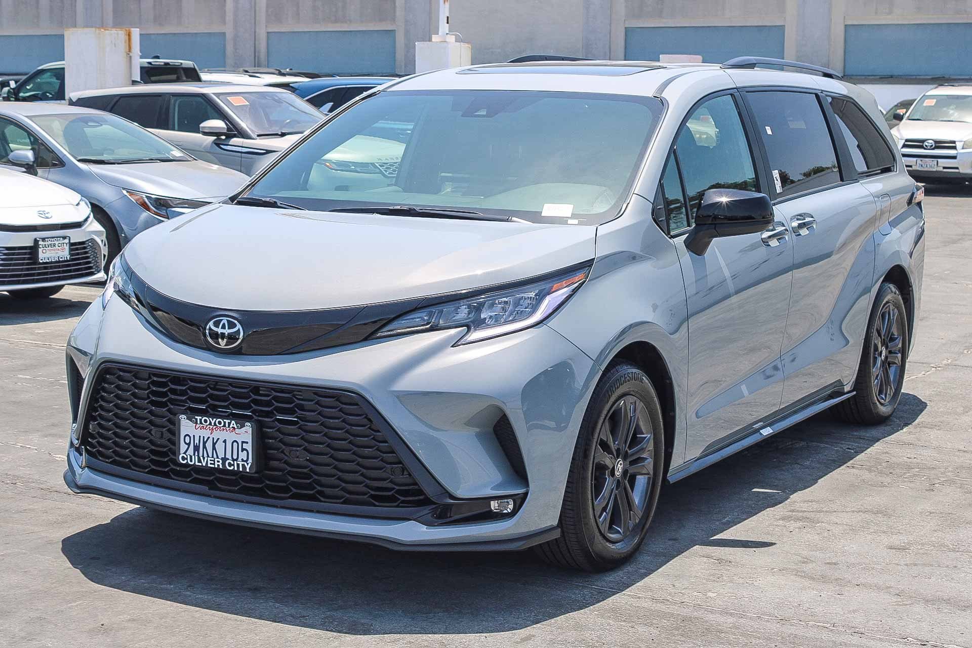 Certified 2026 Toyota Sienna XSE AWD/4WD image 3