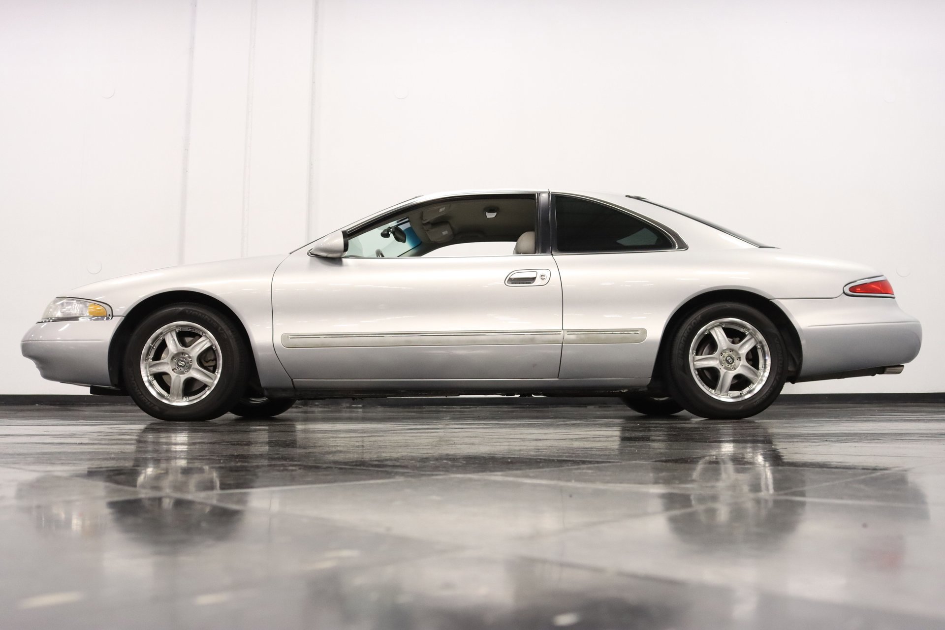 Used 1998 Lincoln Mark VIII image 25