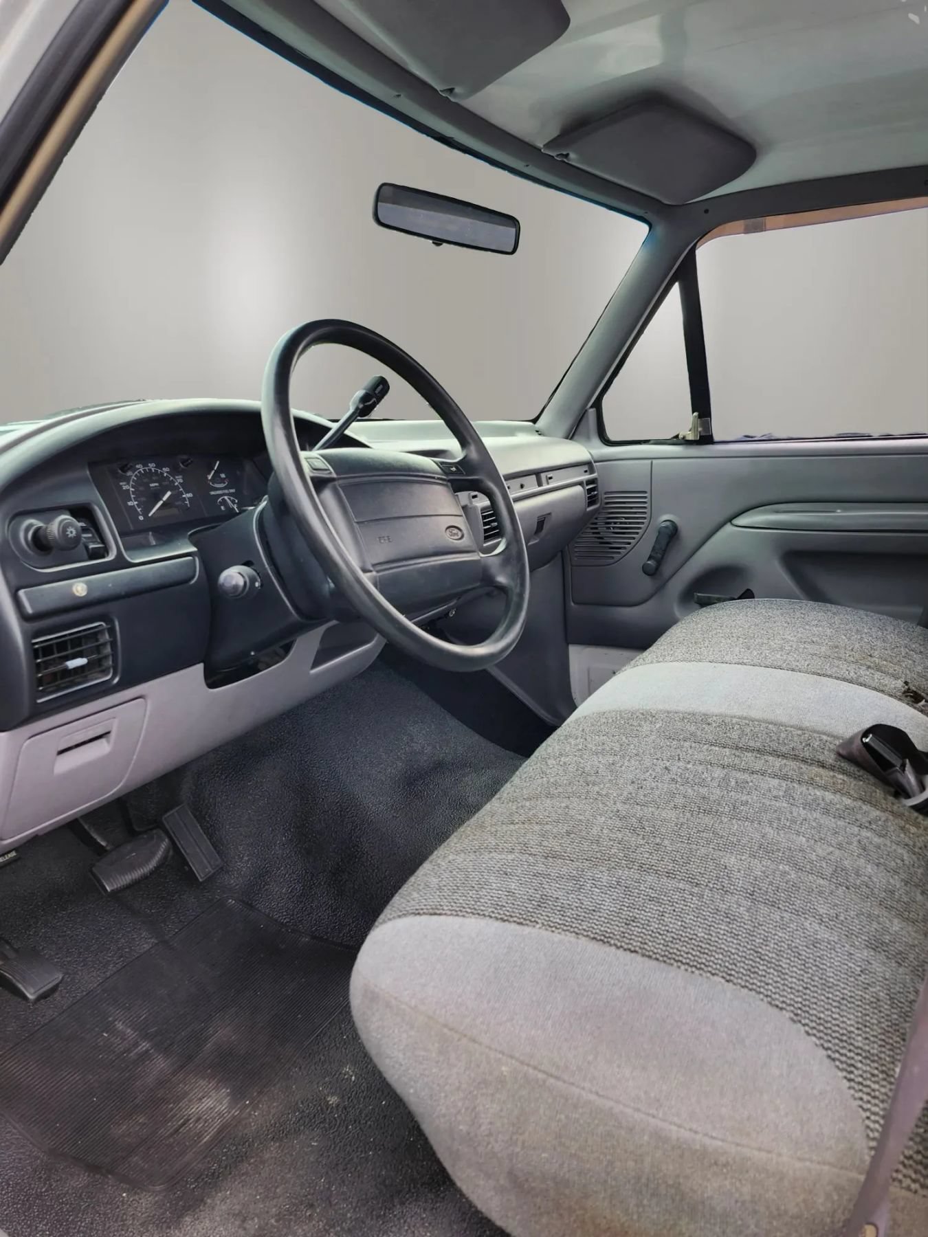 Used 1996 Ford F150 2WD Regular Cab image 5