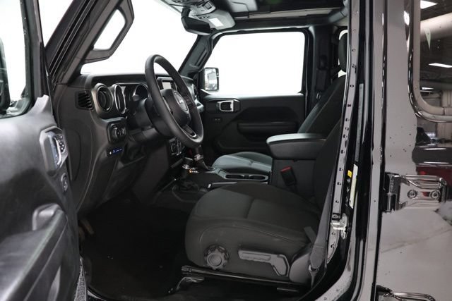 Used 2023 Jeep Wrangler Unlimited w/ Sun & Screen Package AWD/4WD image 18