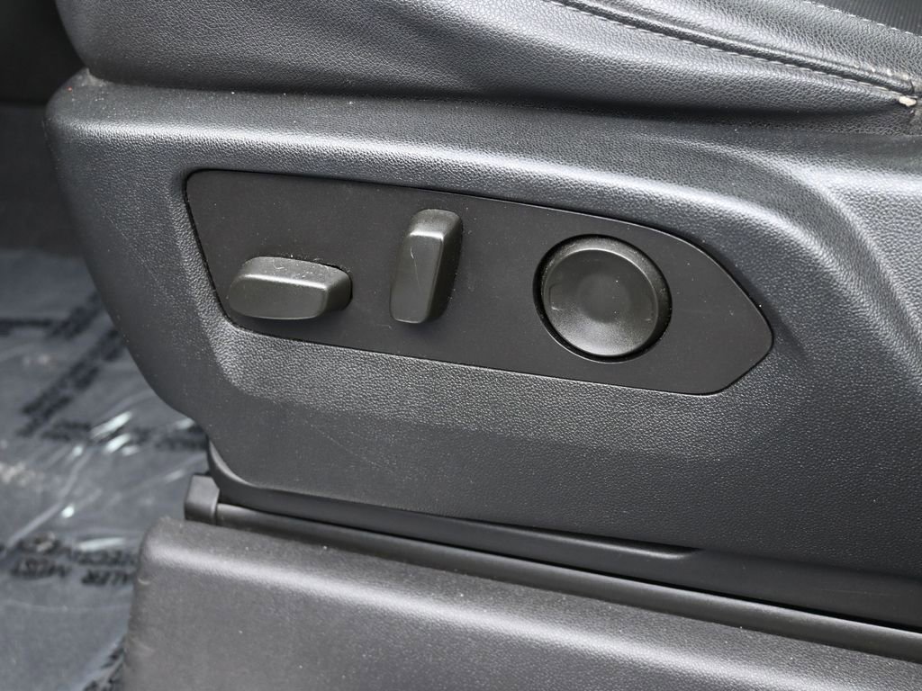 Used 2023 Chevrolet Silverado 1500 LTZ w/ LTZ Premium Package image 16