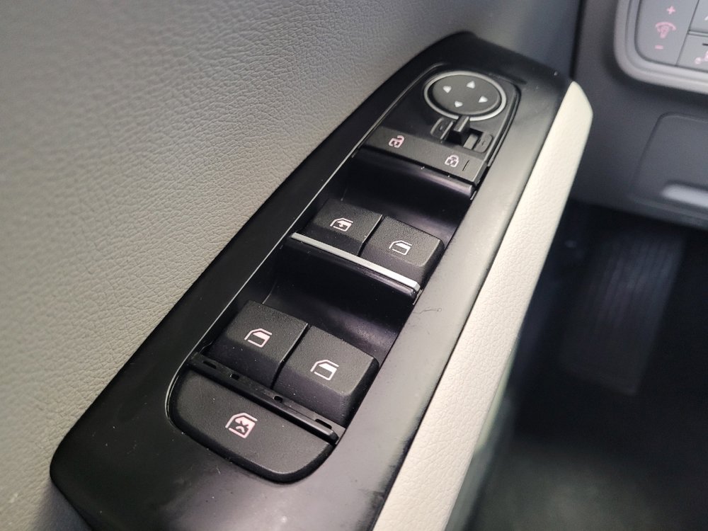 Used 2020 Kia Soul S FWD image 27