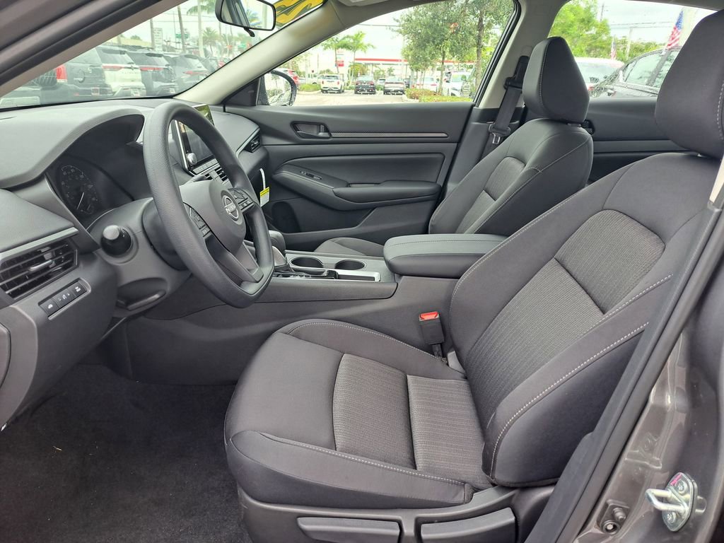 Used 2025 Nissan Altima 2.5 S image 12