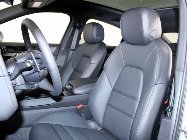 New 2025 Porsche Cayenne Coupe image 5