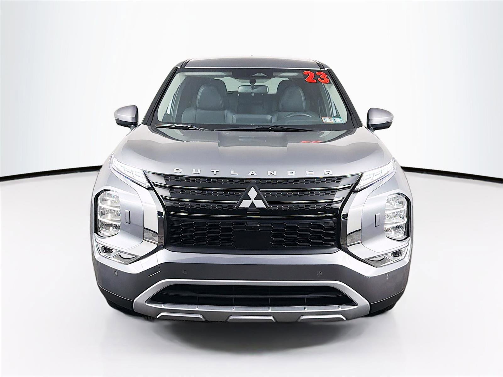 Used 2023 Mitsubishi Outlander SE AWD/4WD image 2