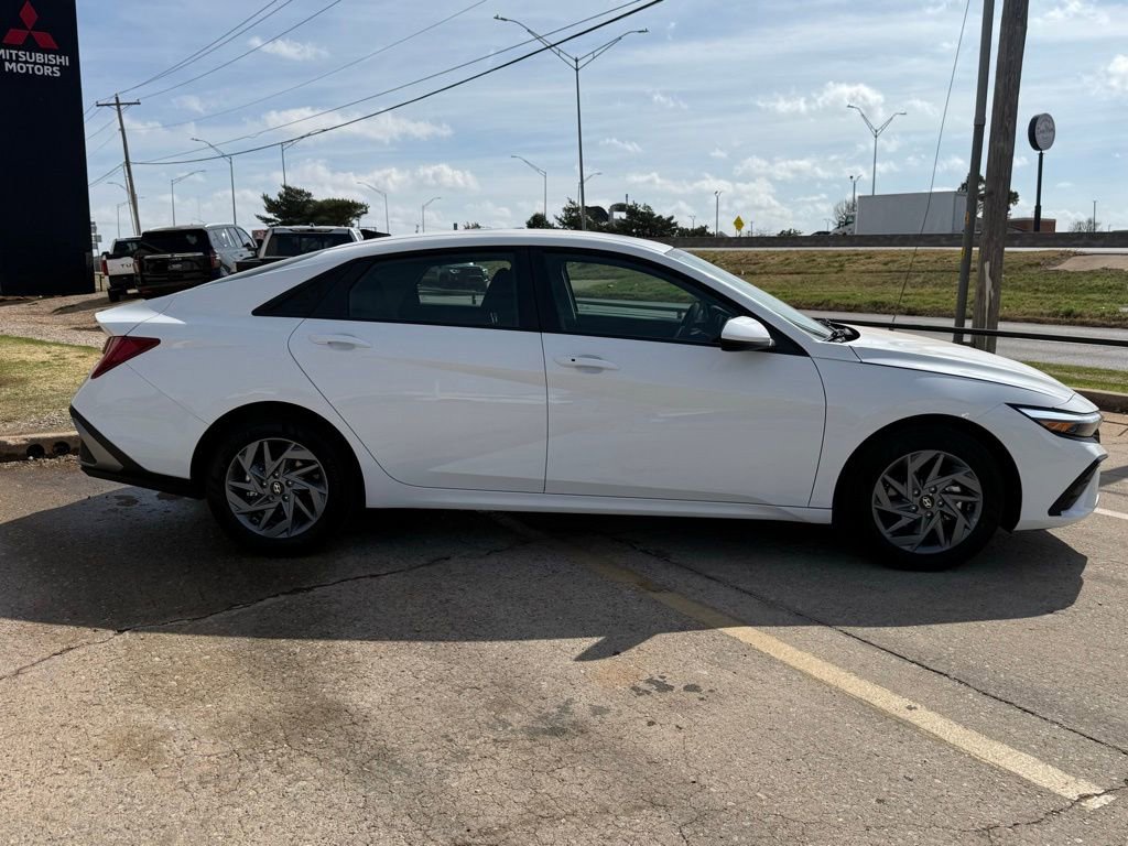 Used 2026 Hyundai Elantra Blue image 15