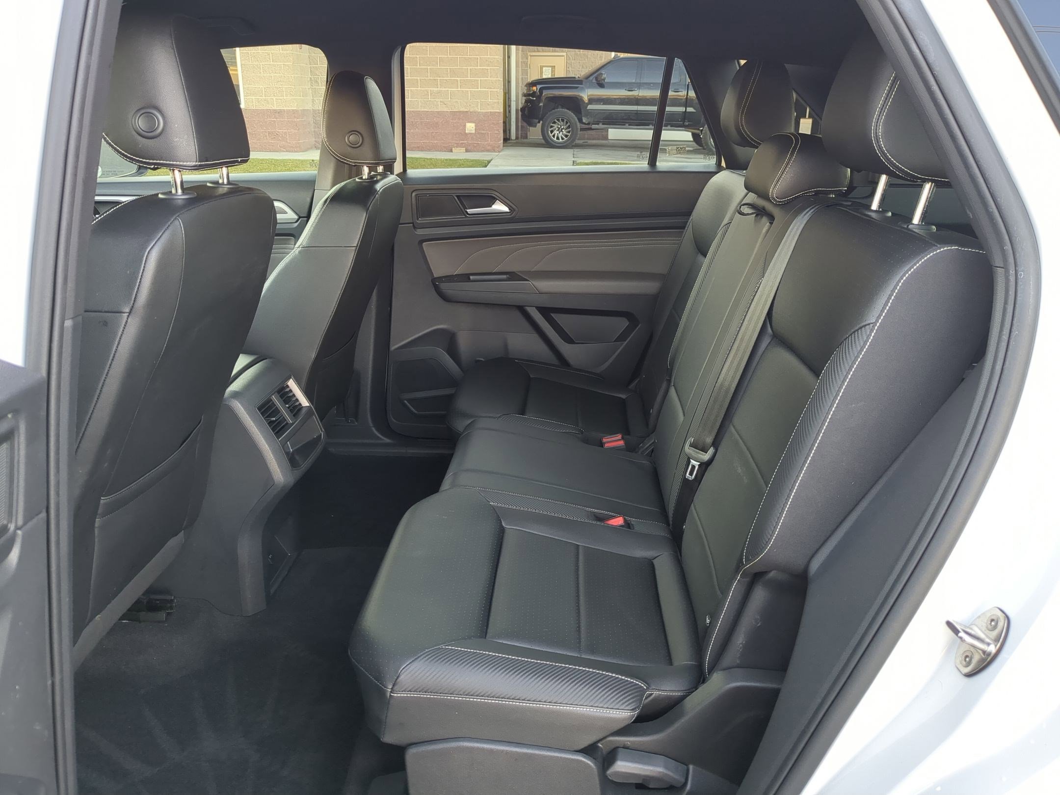 Used 2023 Volkswagen Atlas Cross Sport SE image 19