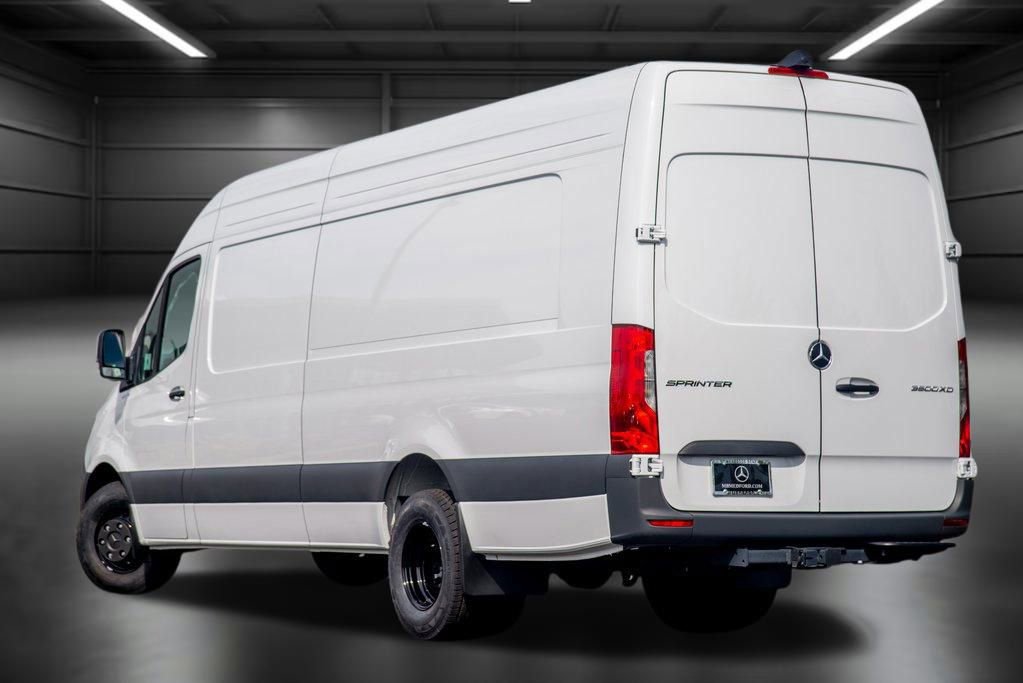 Used 2024 Mercedes-Benz Sprinter 3500 image 9