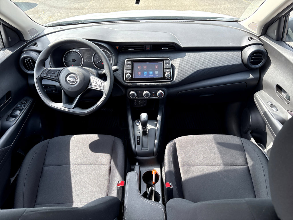 Used 2025 Nissan Kicks Play S image 4