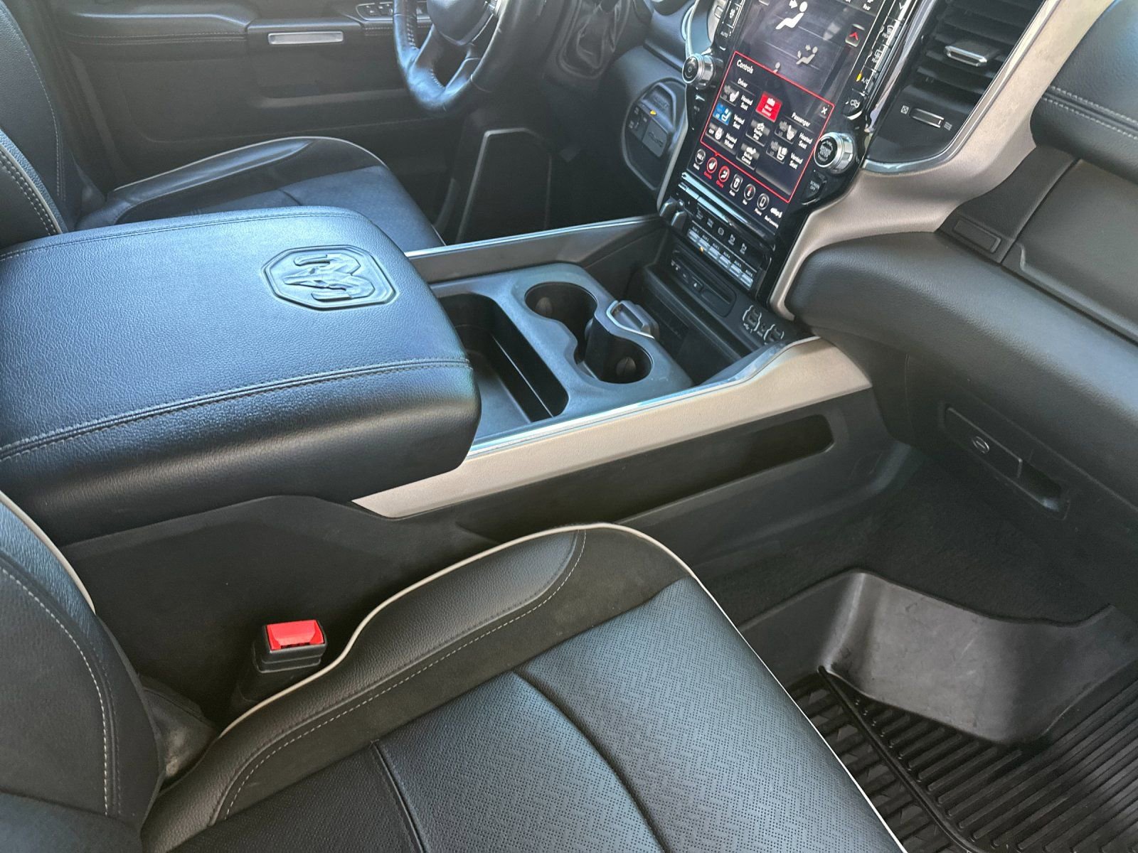 Used 2019 RAM 3500 Laramie image 15