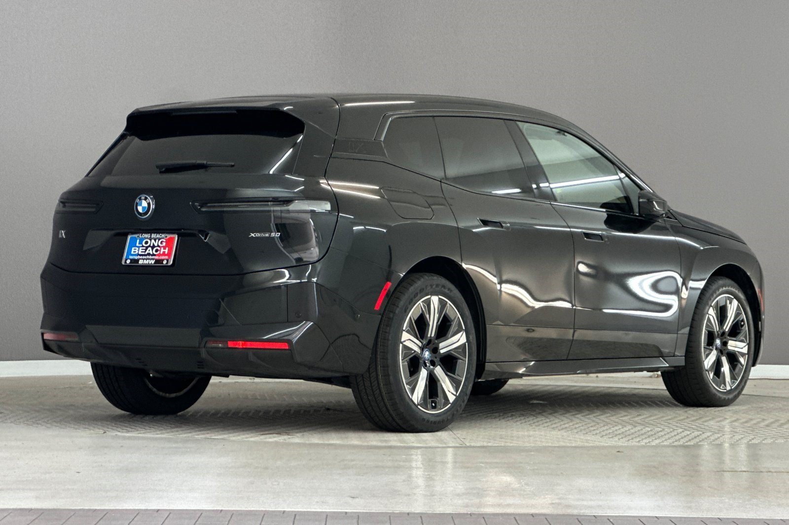 Certified 2025 BMW iX xDrive50 w/ Sport Package AWD/4WD image 8