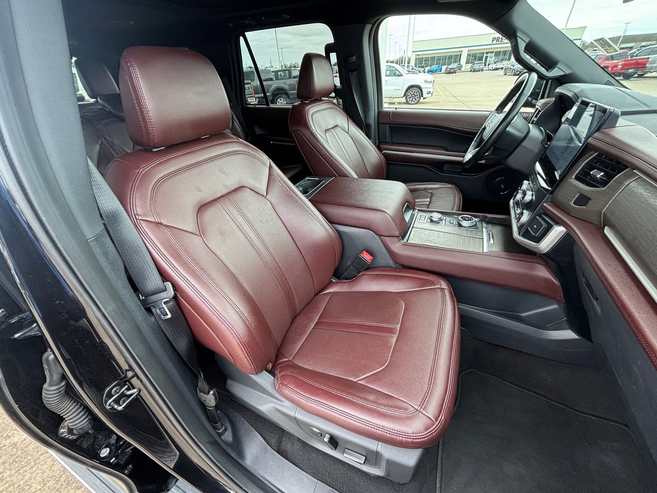 Used 2024 Ford Expedition Limited image 33