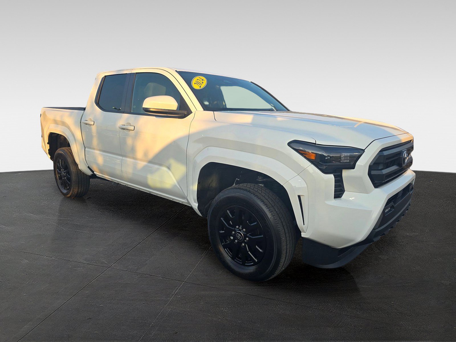 Used 2024 Toyota Tacoma SR5 AWD/4WD image 3