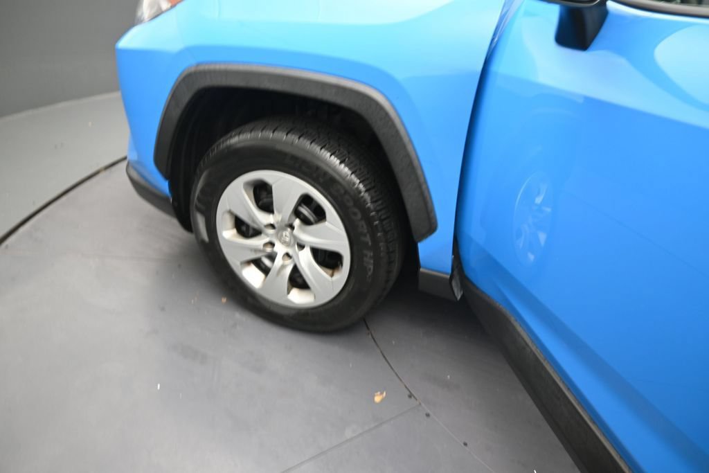 Used 2020 Toyota RAV4 LE FWD image 13