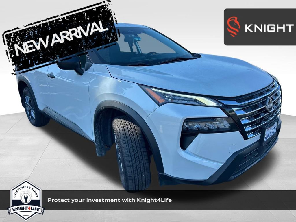 Used 2024 Nissan Rogue S image 1