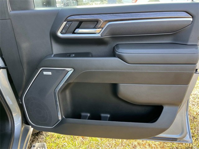 Used 2025 Chevrolet Silverado 2500 LTZ w/ LTZ Convenience Package image 20