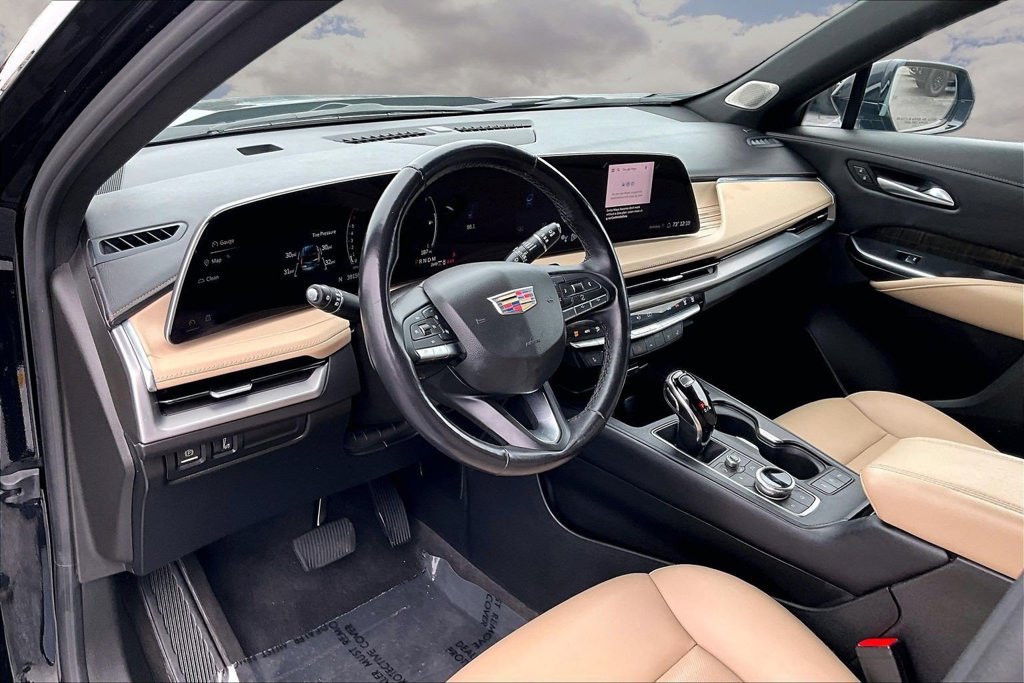 Used 2024 Cadillac XT4 Premium Luxury AWD/4WD image 16