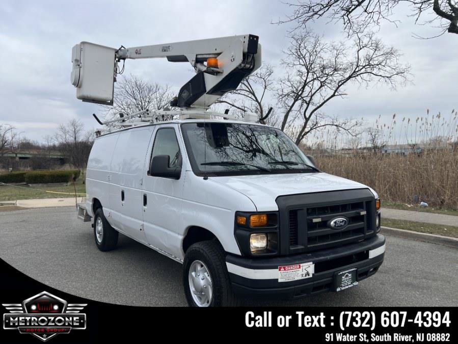 Used 2014 Ford E-350 and Econoline 350 Super Duty w/ Power Group RWD image 1