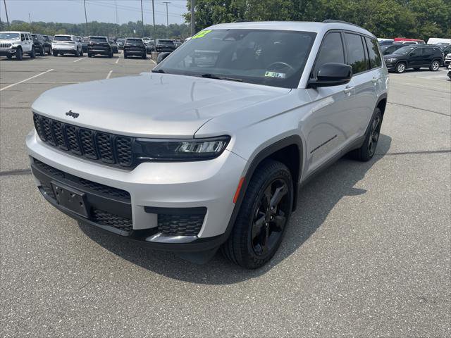 Certified 2022 Jeep Grand Cherokee L Laredo image 1
