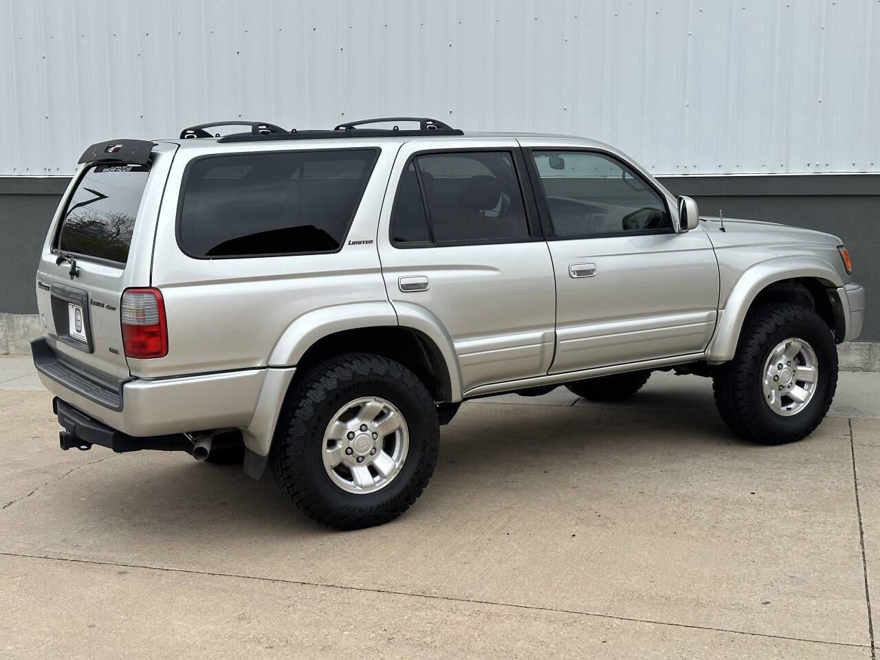Used 2000 Toyota 4Runner Limited image 25