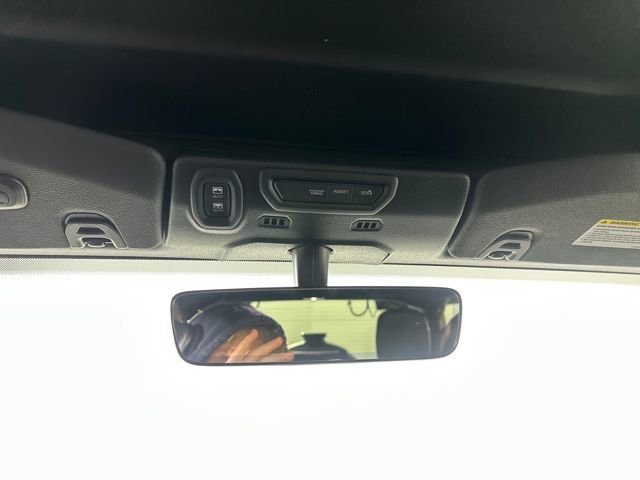 Used 2022 Jeep Wrangler Unlimited Sahara w/ Cold Weather Group image 24