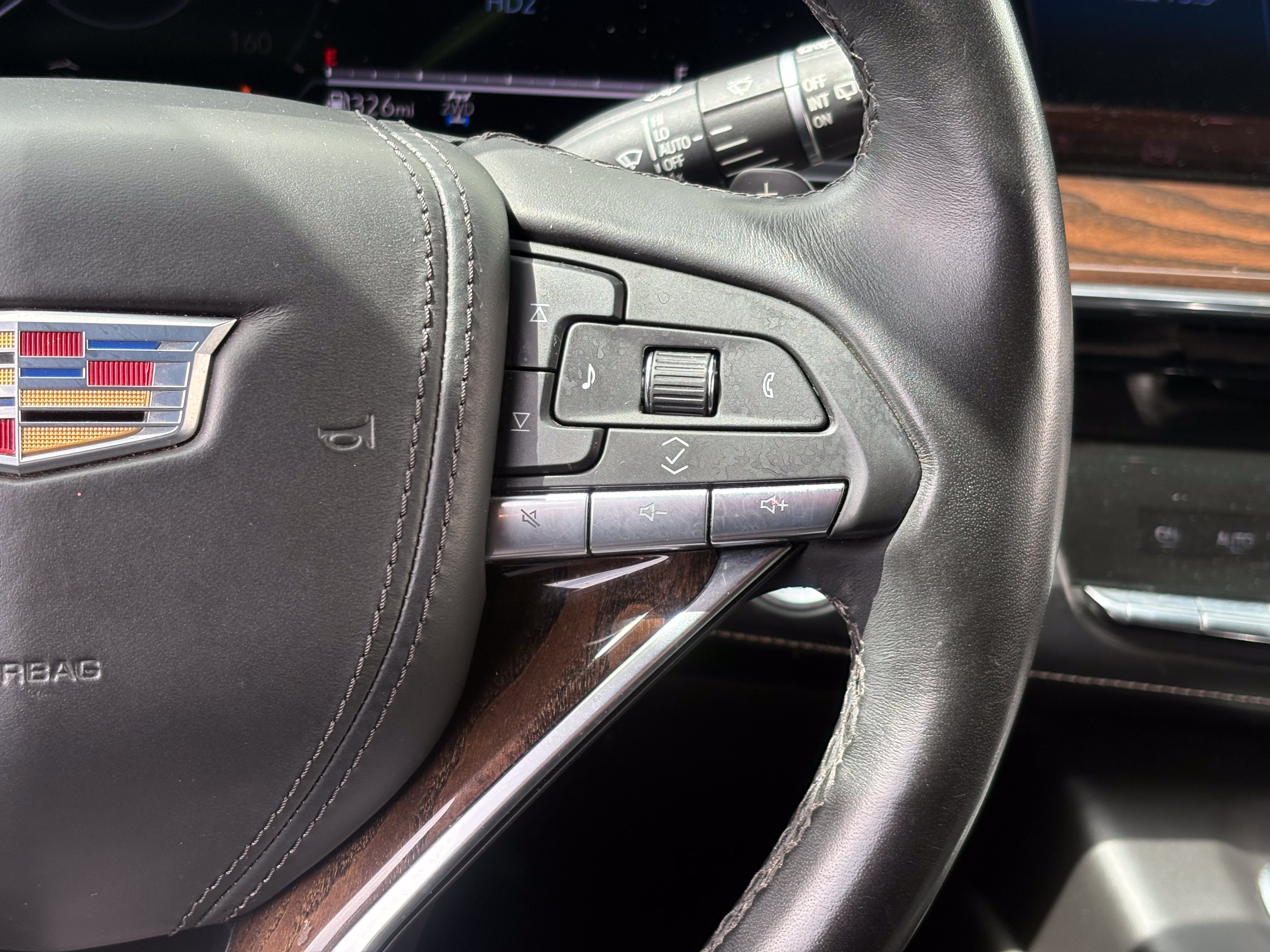 Used 2021 Cadillac Escalade ESV Sport Platinum AWD/4WD image 21