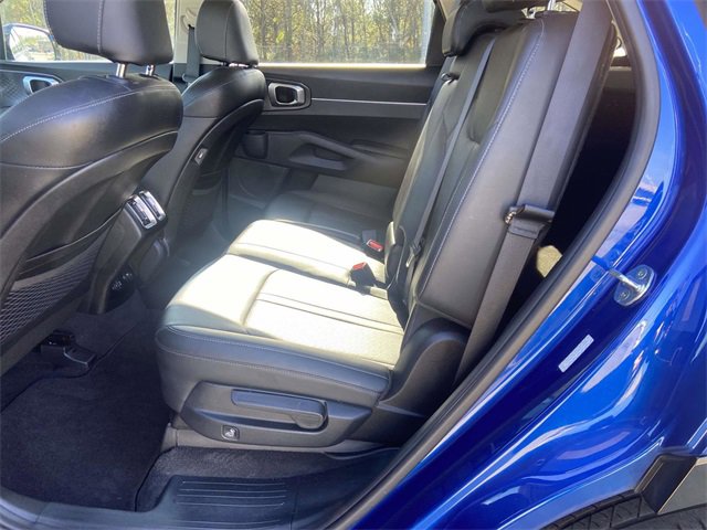 Used 2022 Kia Sorento S w/ Panoramic Sunroof Package image 11
