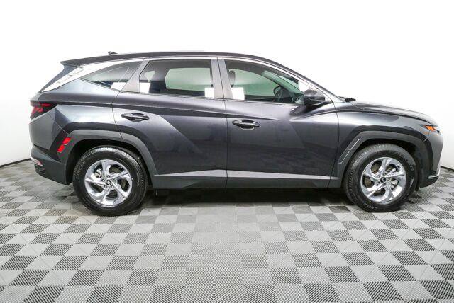 Used 2024 Hyundai Tucson SE FWD image 2