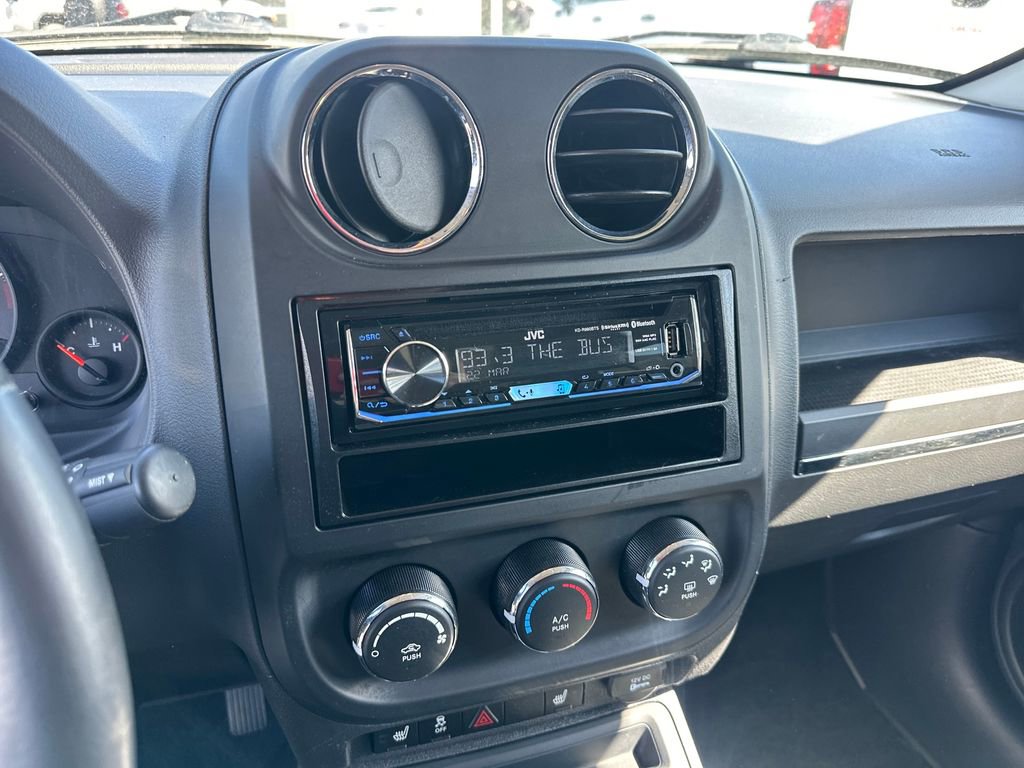 Used 2012 Jeep Patriot Latitude w/ Sun/Sound Group AWD/4WD image 21