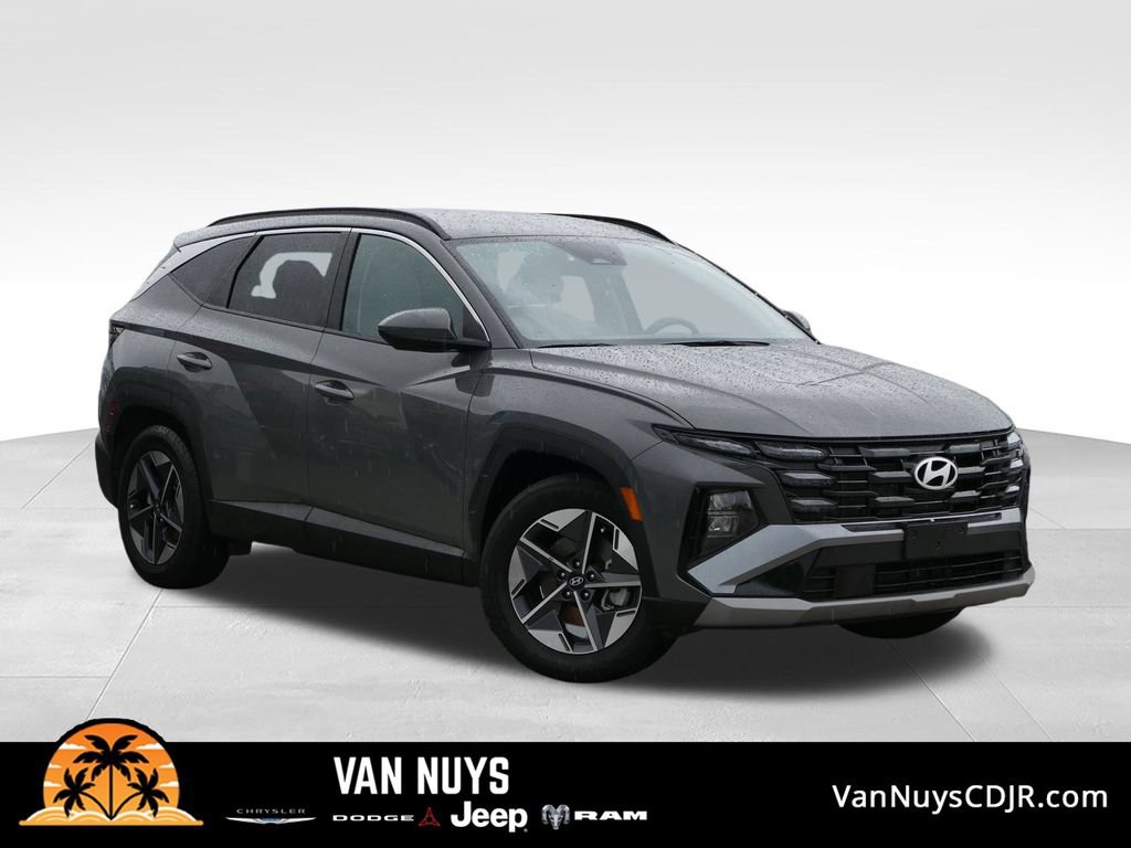 Used 2025 Hyundai Tucson SEL FWD image 1