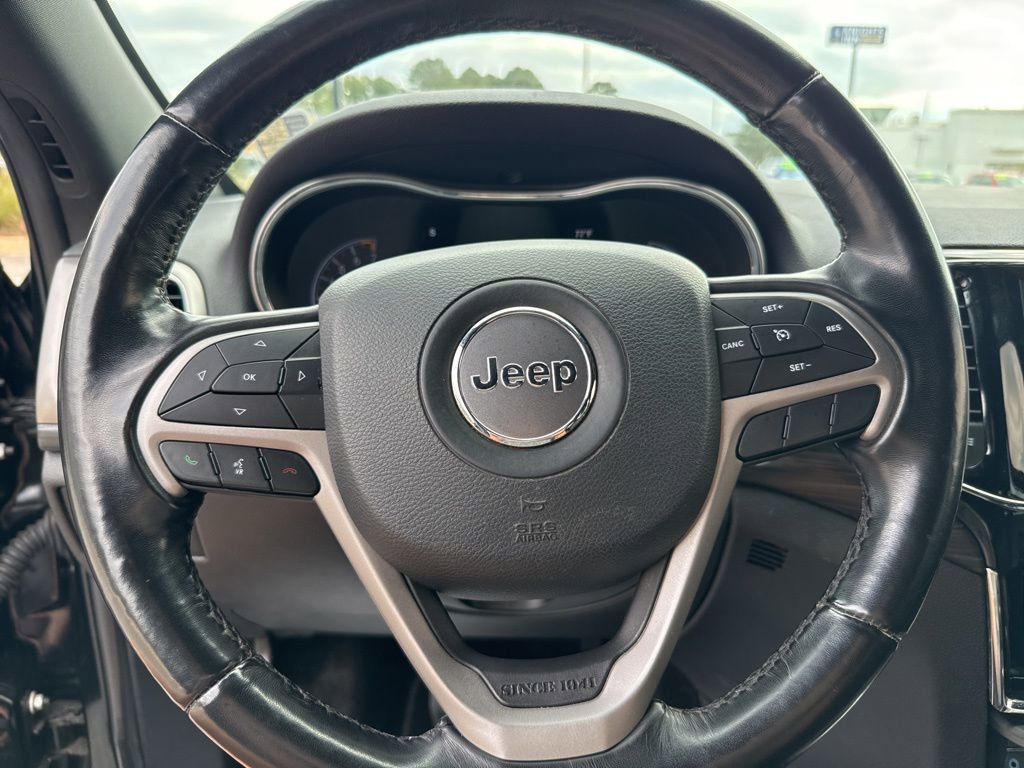 Used 2020 Jeep Grand Cherokee Laredo w/ Laredo X Package image 17