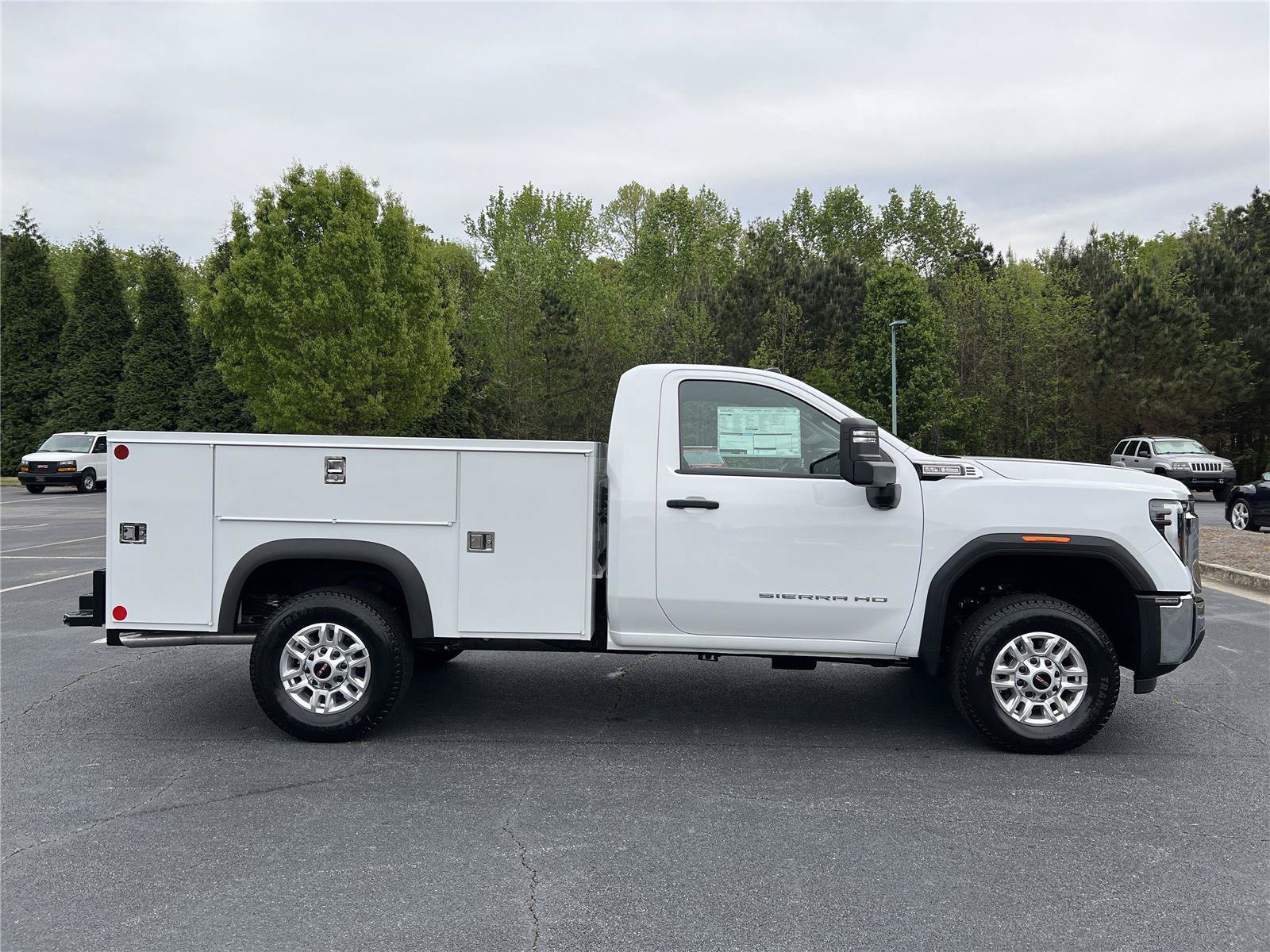 New 2025 GMC Sierra 2500 Pro w/ Convenience Package RWD image 8