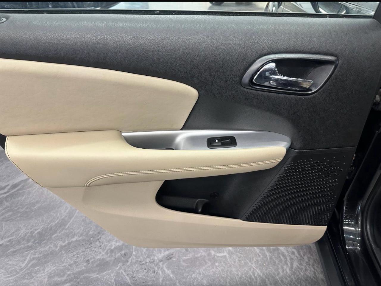 Used 2012 Dodge Journey American Value Package w/ Flexible Seating Group image 10