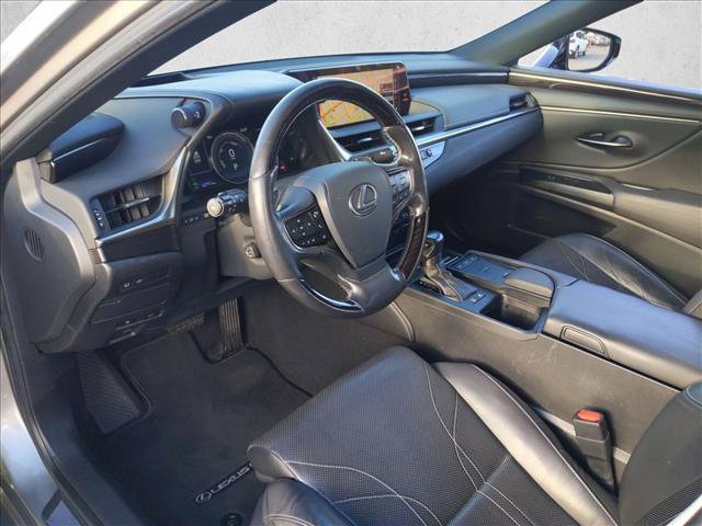 Used 2019 Lexus ES 300h w/ Accessory Package 2 FWD image 10