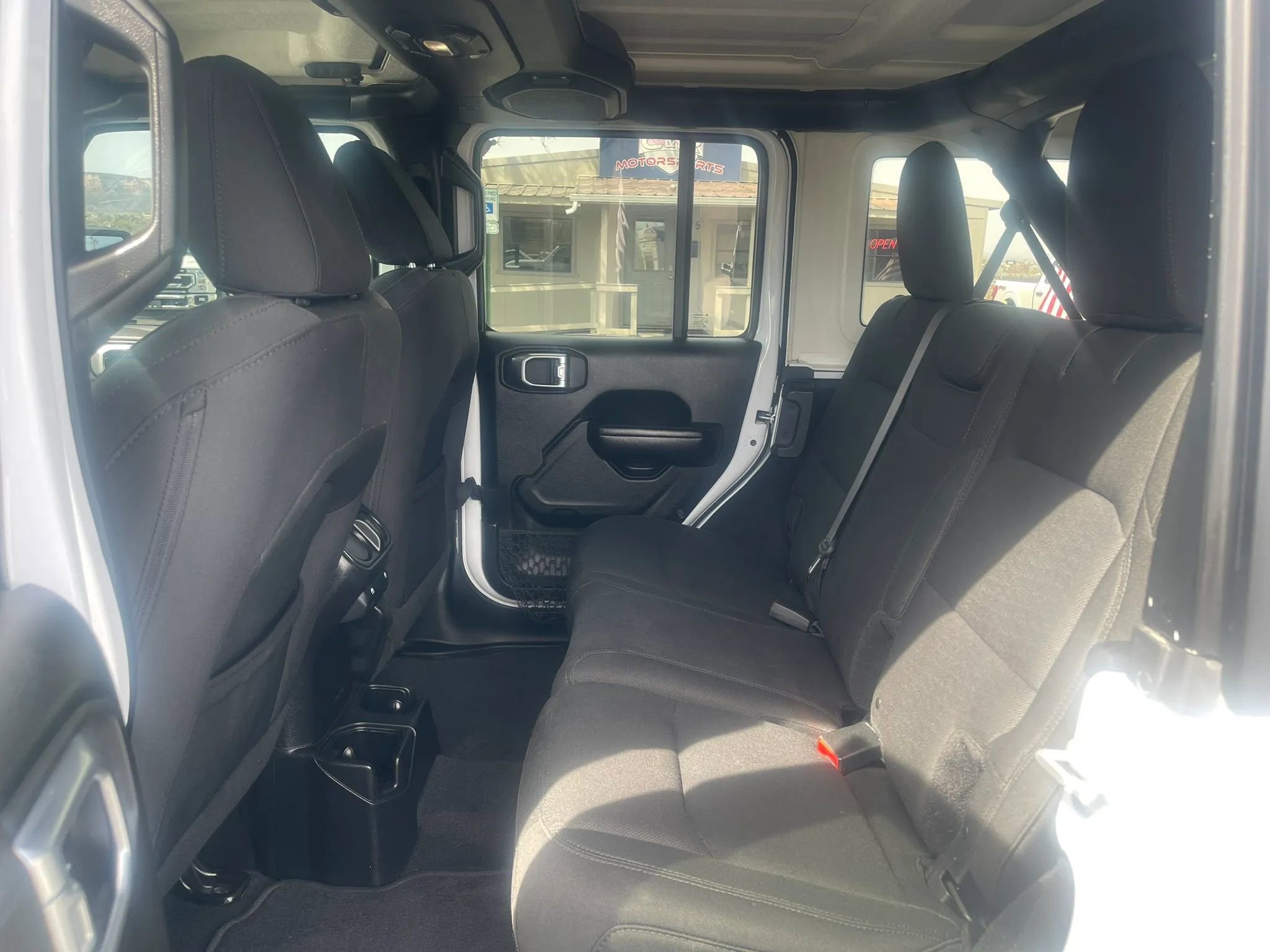 Used 2018 Jeep Wrangler Unlimited Sport S image 19