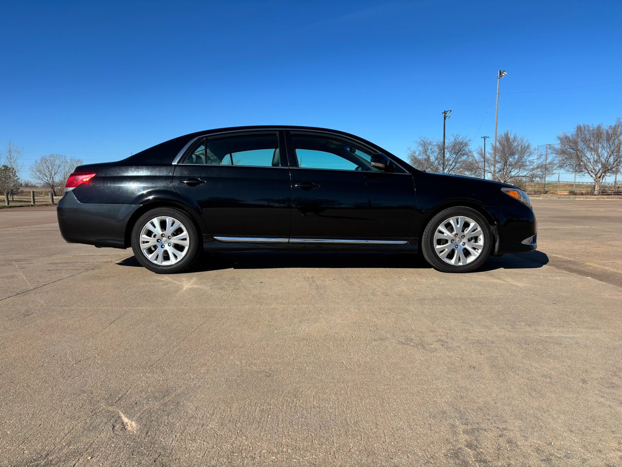 Used 2012 Toyota Avalon image 24