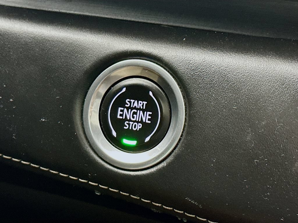 Used 2021 Cadillac Escalade ESV Premium Luxury Platinum AWD/4WD image 20