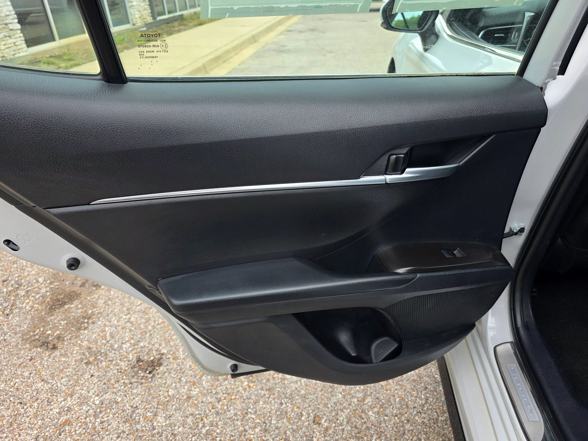 Used 2024 Toyota Camry SE w/ Convenience Package FWD image 10