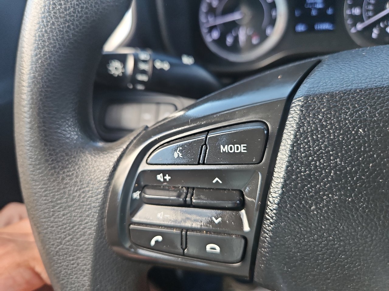 Used 2020 Hyundai Venue SEL image 26