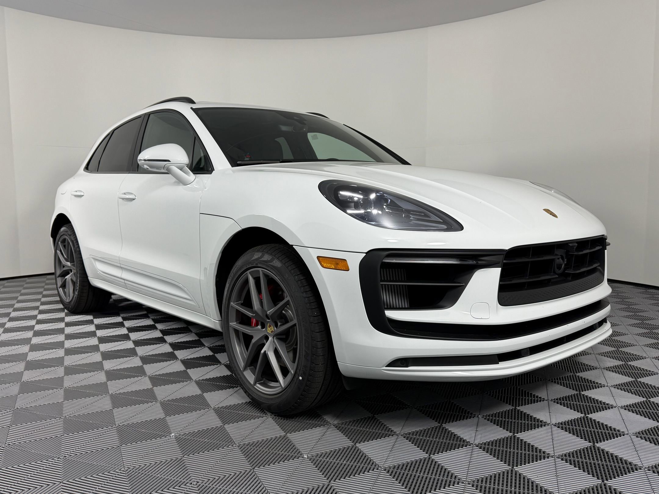 New 2026 Porsche Macan S AWD/4WD image 7