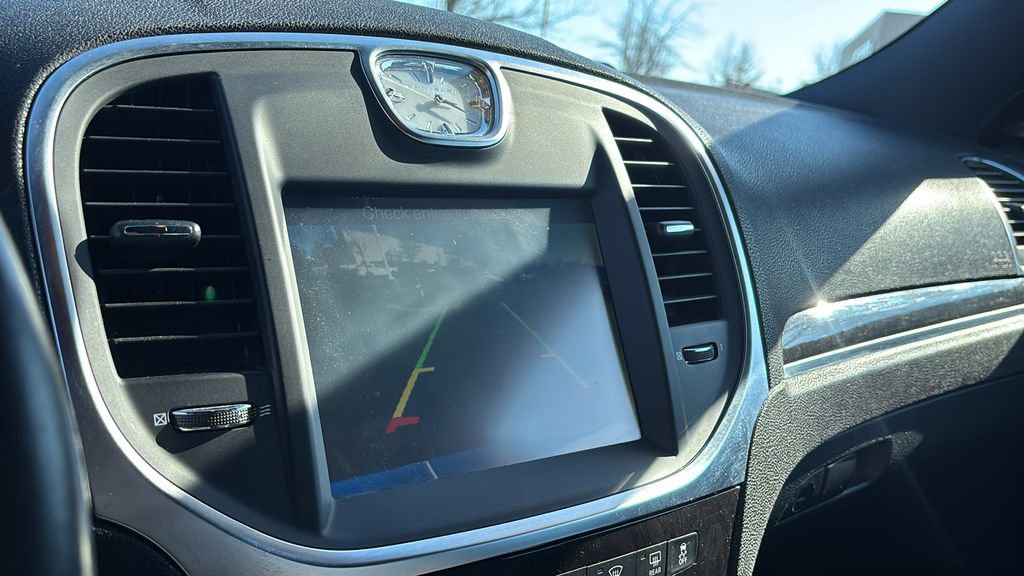 Used 2011 Chrysler 300 Limited image 22