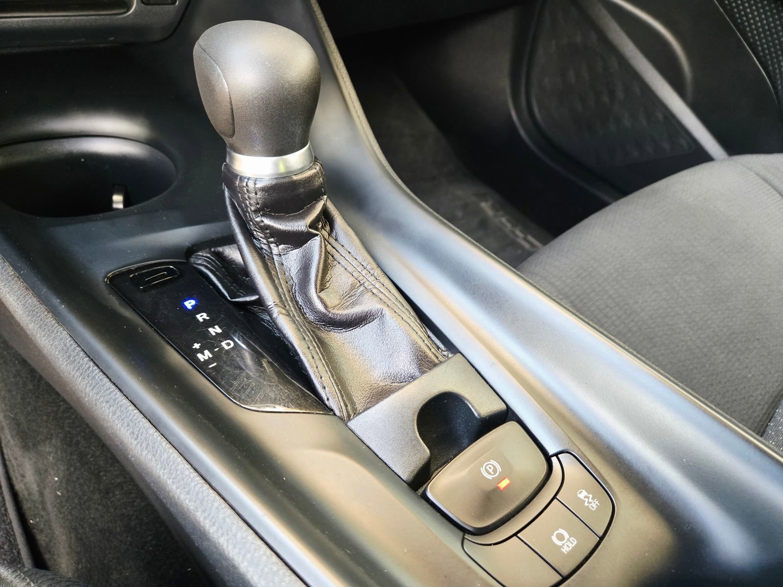 Used 2018 Toyota C-HR XLE image 18