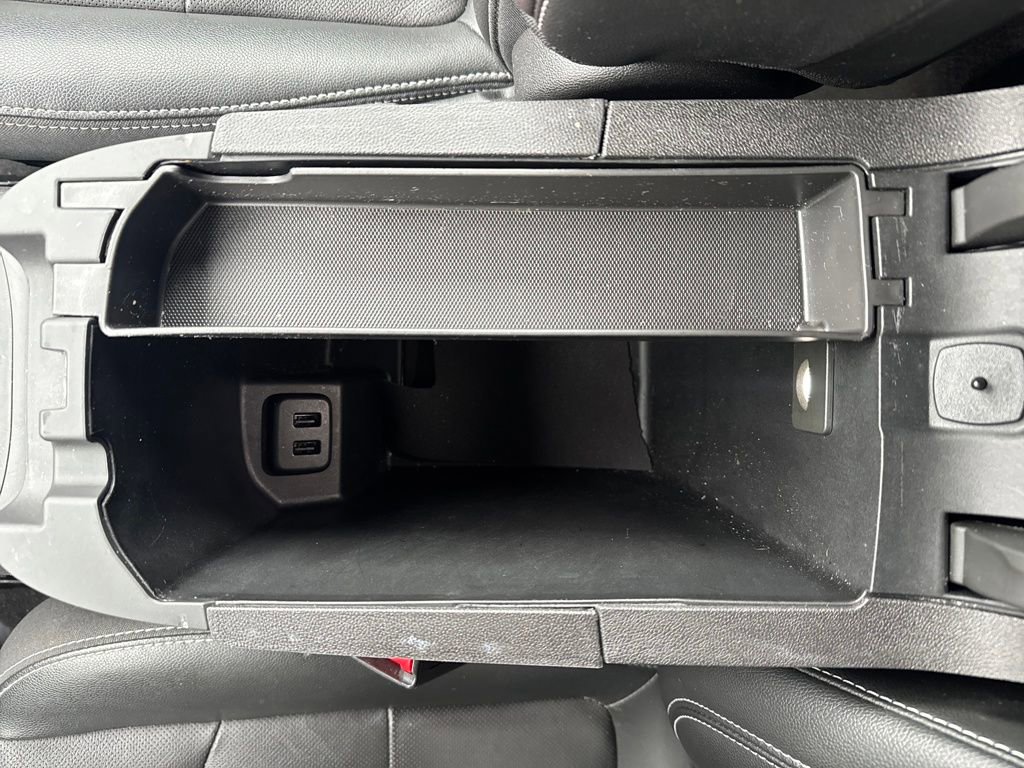 Used 2024 GMC Terrain SLT image 25