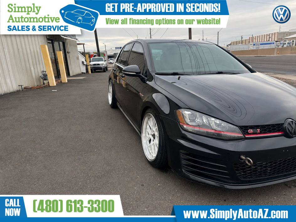 Used 2017 Volkswagen Golf 4-Door FWD image 4