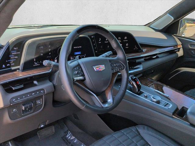 Used 2022 Cadillac Escalade Premium Luxury Platinum w/ Heavy-Duty Trailer Package AWD/4WD image 18