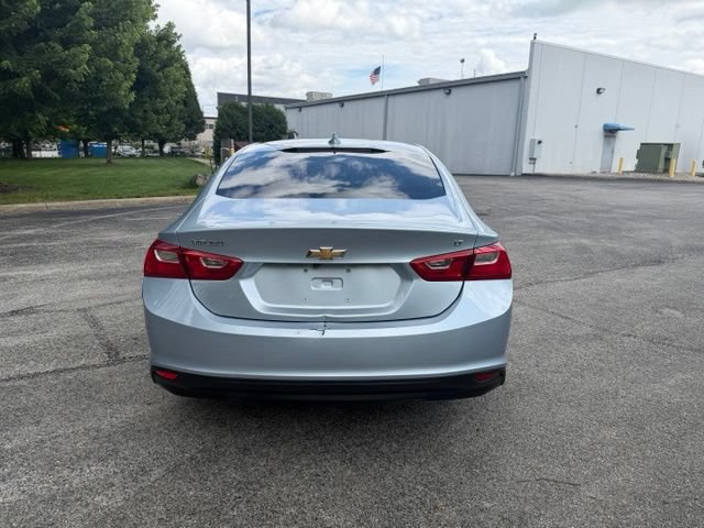 Used 2017 Chevrolet Malibu LT FWD image 4