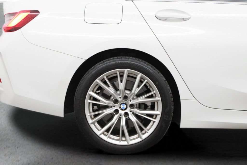 Used 2024 BMW 330i Sedan w/ Convenience Package RWD image 12