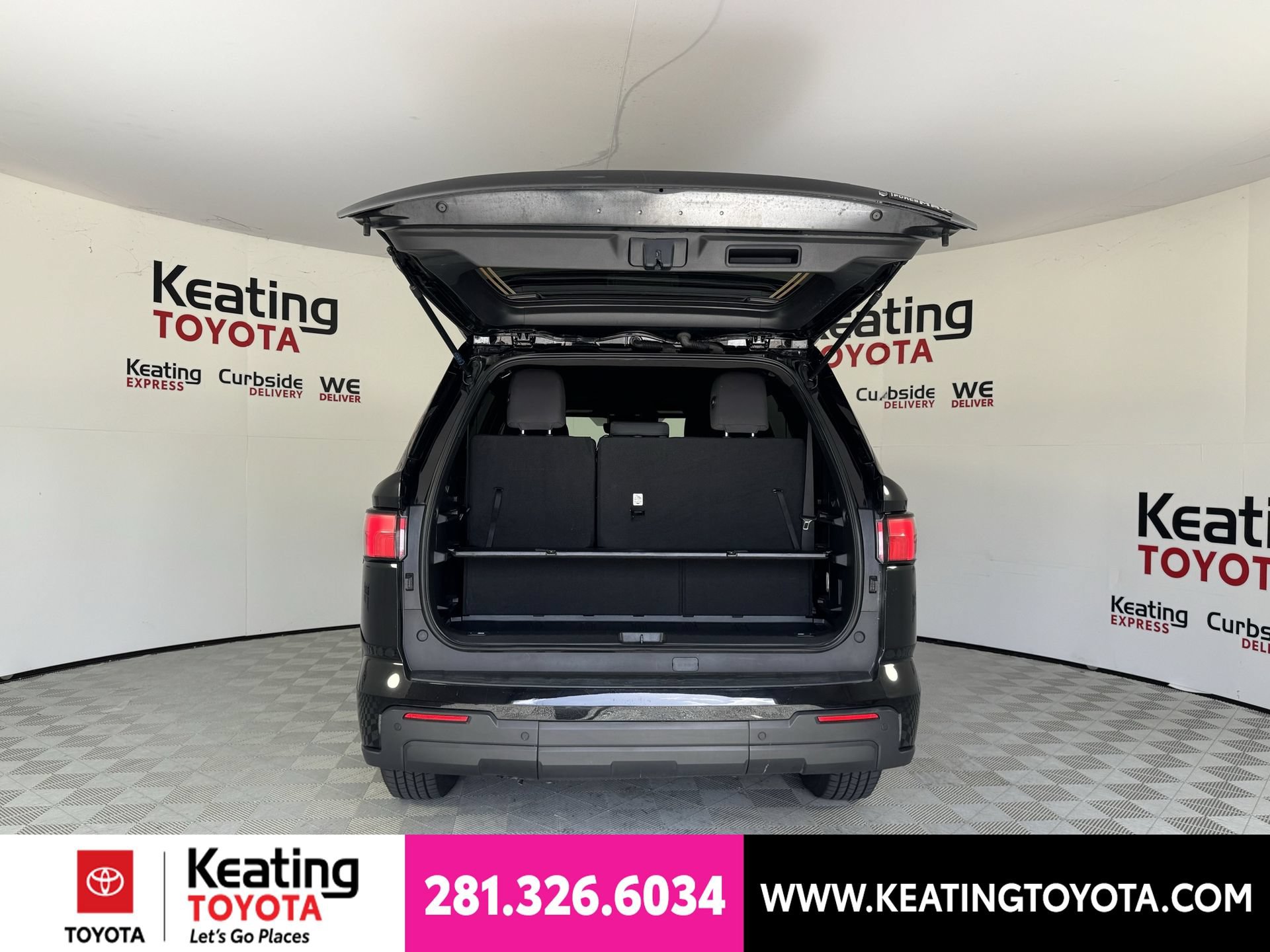 Certified 2025 Toyota Sequoia SR5 AWD/4WD image 19