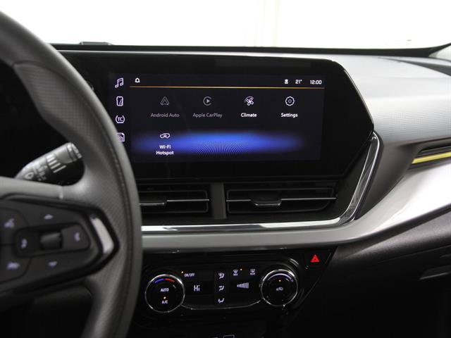 Used 2025 Chevrolet Trax LT image 9